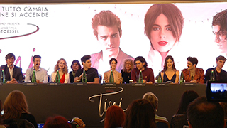 Martina Stoessel in conferenza stampa