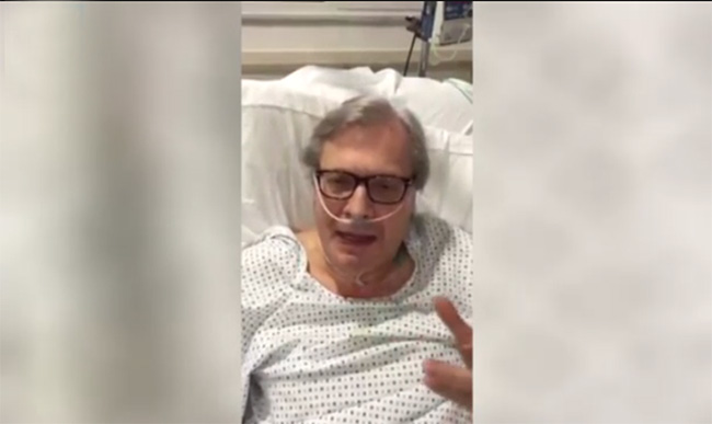 Vittorio Sgarbi parla dal letto dell'ospedale