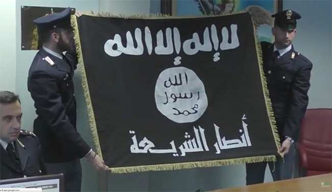 Bandiera dell’Isis a Roma