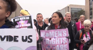 Le marcia delle donne americane contro Trump