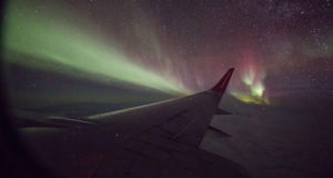 Aurora boreale vista da un aereo