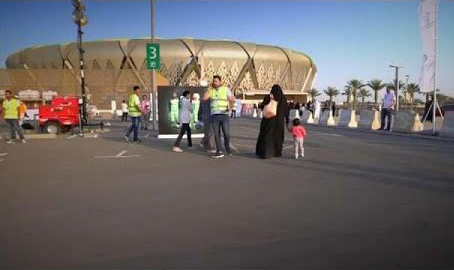 Arabia Saudita: donne allo stadio per la prima volta