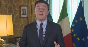 Renzi risponde alle accuse di Grillo sugli 80 euro