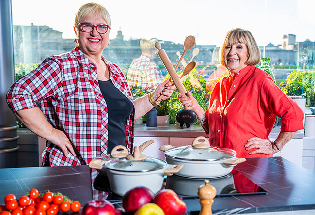 Food Network, dal 10 aprile arriva “Senti che fame! Nonna pensaci tu” con Lidia Bastianich e Anna Moroni