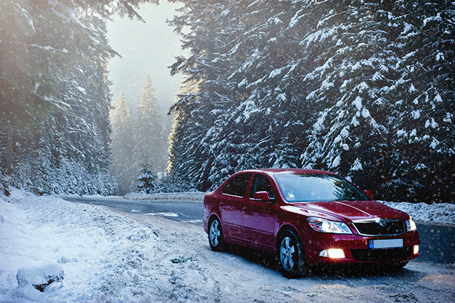 Guidare in sicurezza su neve e ghiaccio