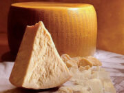 Parmigiano Reggiano e Grana Padano: tutto quello che devi sapere su questi formaggi DOP Parmigiano Reggiano e Grana Padano