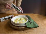 Vellutata di patate con ciuffi di ricotta, gamberi e Dadocrema Ricetta vellutata di patate