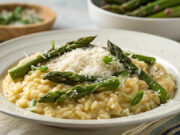 Risotto agli asparagi: un classico primaverile rivisitato Risotto