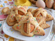 Scarcella pugliese: il dolce con l’uovo sodo, simbolo di buon augurio e prosperità