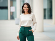 Come scegliere i pantaloni donna giusti per valorizzare la silhouette