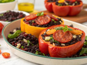 Peperoni ripieni di riso Venere e verdure fresche: un arcobaleno di sapore e benessere Ricetta peperoni ripieni di riso Venere e verdure fresche