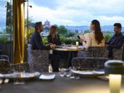 Cena con vista: quando il panorama diventa il primo piatto della serata