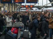 Tornare al Sud per le feste: perché prenotare oggi potrebbe costarti il doppio Prenotazione biglietti treno