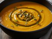 Vellutata di zucca, ma non la solita: tre ingredienti segreti per renderla cremosa come al ristorante (senza panna)