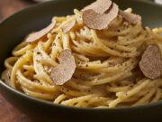 Cacio e pepe al tartufo: il twist geniale per un primo lussuoso e velocissimo