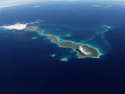 Point Nemo: il punto dell’oceano dove gli esseri umani più vicini sono gli astronauti Vista aerea del punto Nemo nell'Oceano Pacifico meridionale, evidenziando la distanza da qualsiasi terraferma.