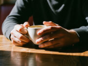 Tradisco la mia futura moglie con qualcuno che non esiste