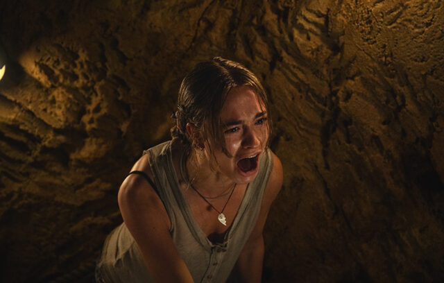 Scena del film Ben - Rabbia animale: la protagonista Johnny Sequoyah urla di terrore in un ambiente buio