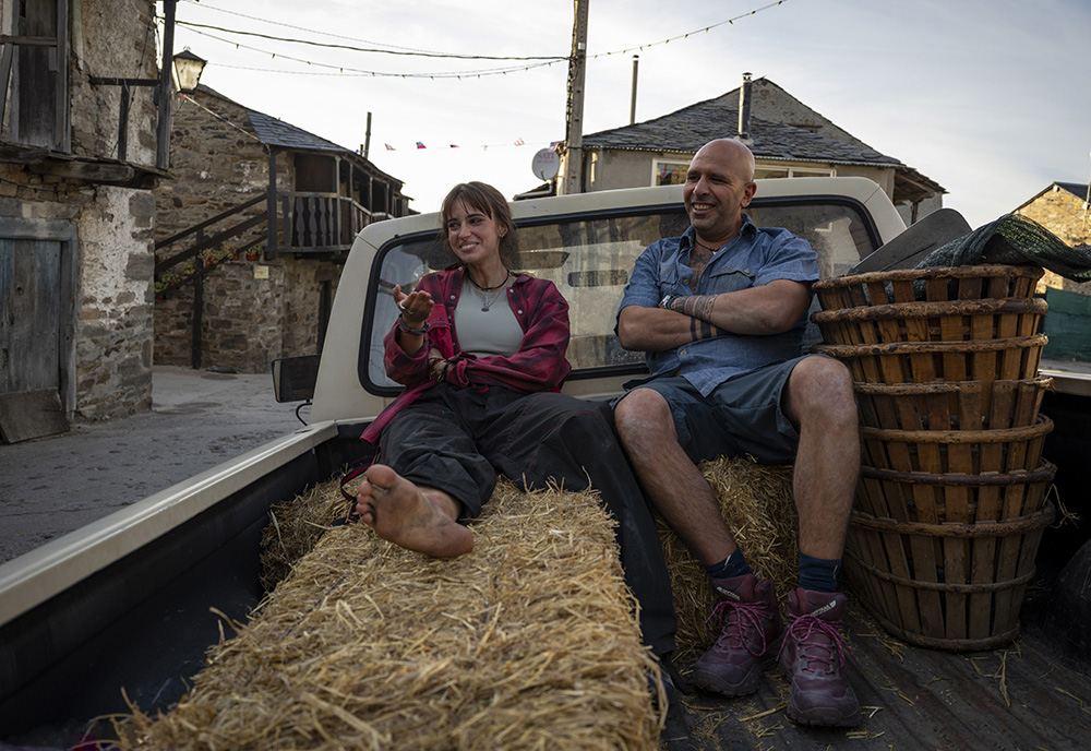 Checco Zalone e Letizia Arnò sul set del film Buen Camino