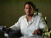 Mercy – Sotto accusa: e se l’intelligenza artificiale scegliesse il tuo destino? Chris Pratt nei panni del detective Chris Raven nel film Mercy - Sotto accusa di Timur Bekmambetov.