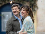 Un Bel Giorno: l’amore tra bugie e figli ingombranti Fabio De Luigi e Virginia Raffaele sorridono abbracciati in una scena del film Un bel giorno.