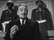 Il dramma nascosto di Totò: il 70° anniversario dello spettacolo in cui perse la vista Il Principe Antonio de Curtis in uno scatto del 1963: l'espressione intensa di Totò negli anni segnati dalla cecità.