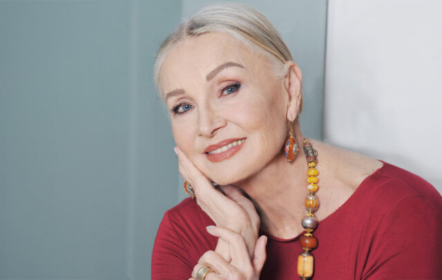 Ritratto in primo piano dell'attrice Barbara Bouchet, ospite alla 12a edizione del festival Le Giornate della Luce a Spilimbergo.