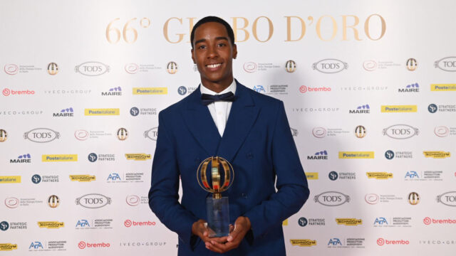 Justin De Vivo premiato Giovane Promessa al 66° Globo d'Oro Justin De Vivo con la statuetta del Globo d'Oro 2026 vinta come Giovane Promessa per 40 Secondi