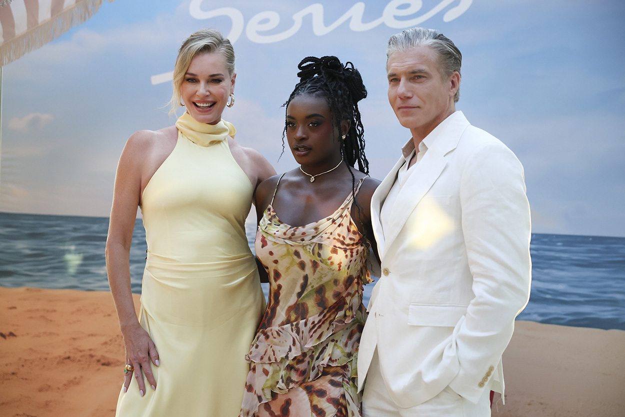 Rebecca Romijn, Celia Rose Gooding e Anson Mount al photocall dell'Italian Global Series Festival a Riccione
