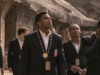 “The Greatest” racconta di Ali un pezzo di vita che nessun altro film aveva mai mostrato Il giovane Cassius Clay con la medaglia d’oro olimpica al collo davanti al Colosseo di Roma, nella serie “The Greatest” di Prime Video